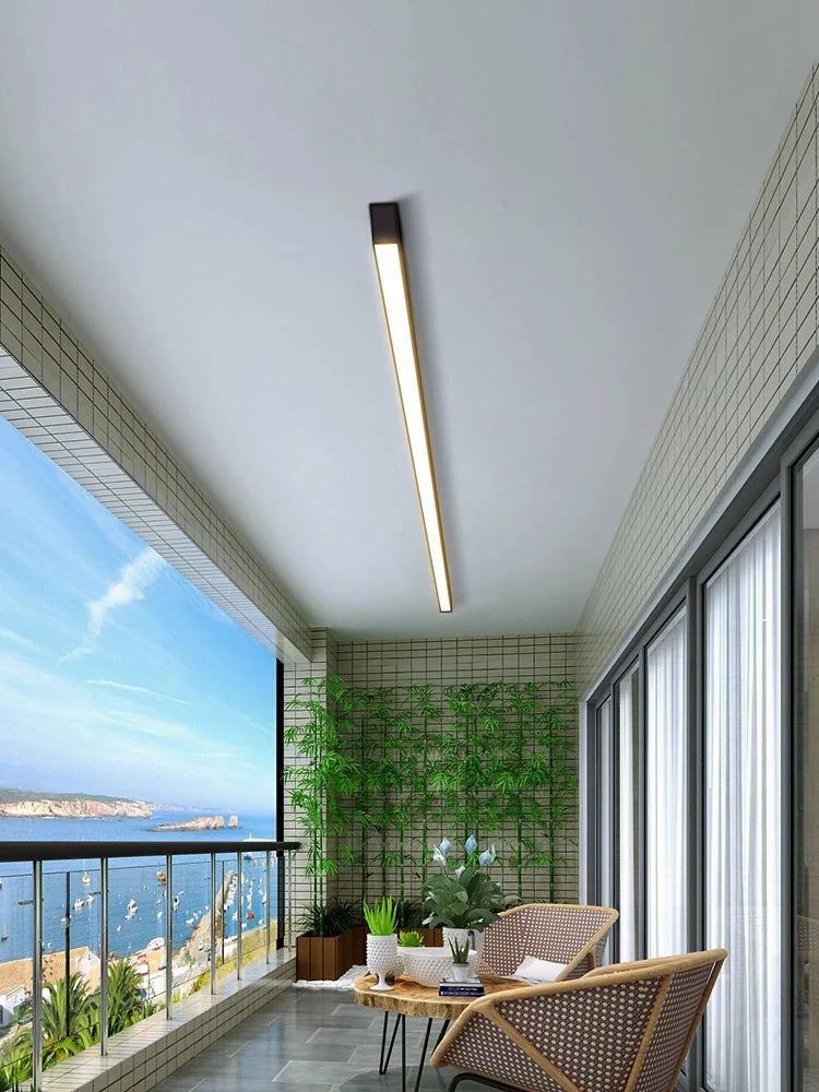 Réglette LED au plafond, en situation dans un intérieur