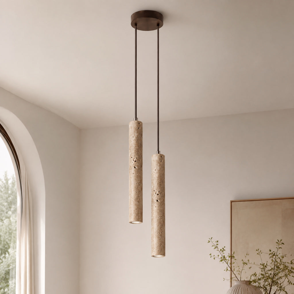 Suspension effet travertin à deux tubes à hauteurs différentes sous une rosace commune, chaque tube Ø 4 × 28 cm