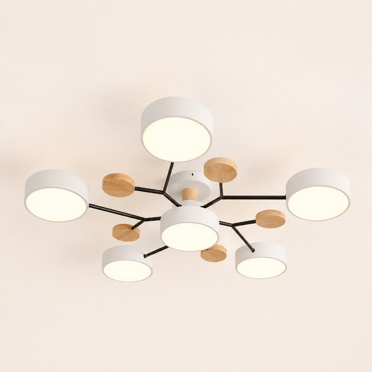 Plafonnier LED blanc à 6 palets, cinq en périphérie et un central, 80 cm de large
