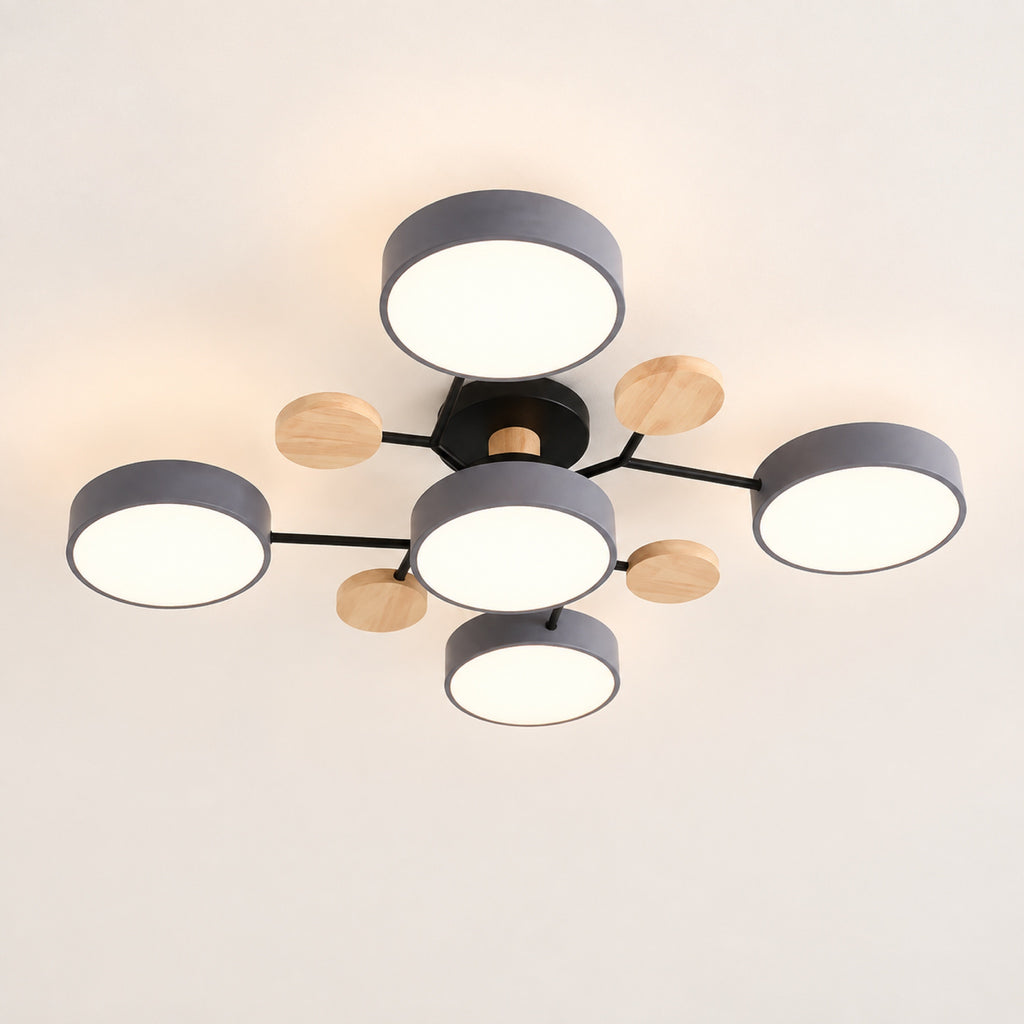Plafonnier LED gris à 5 palets fixé au plafond, vue d'ensemble