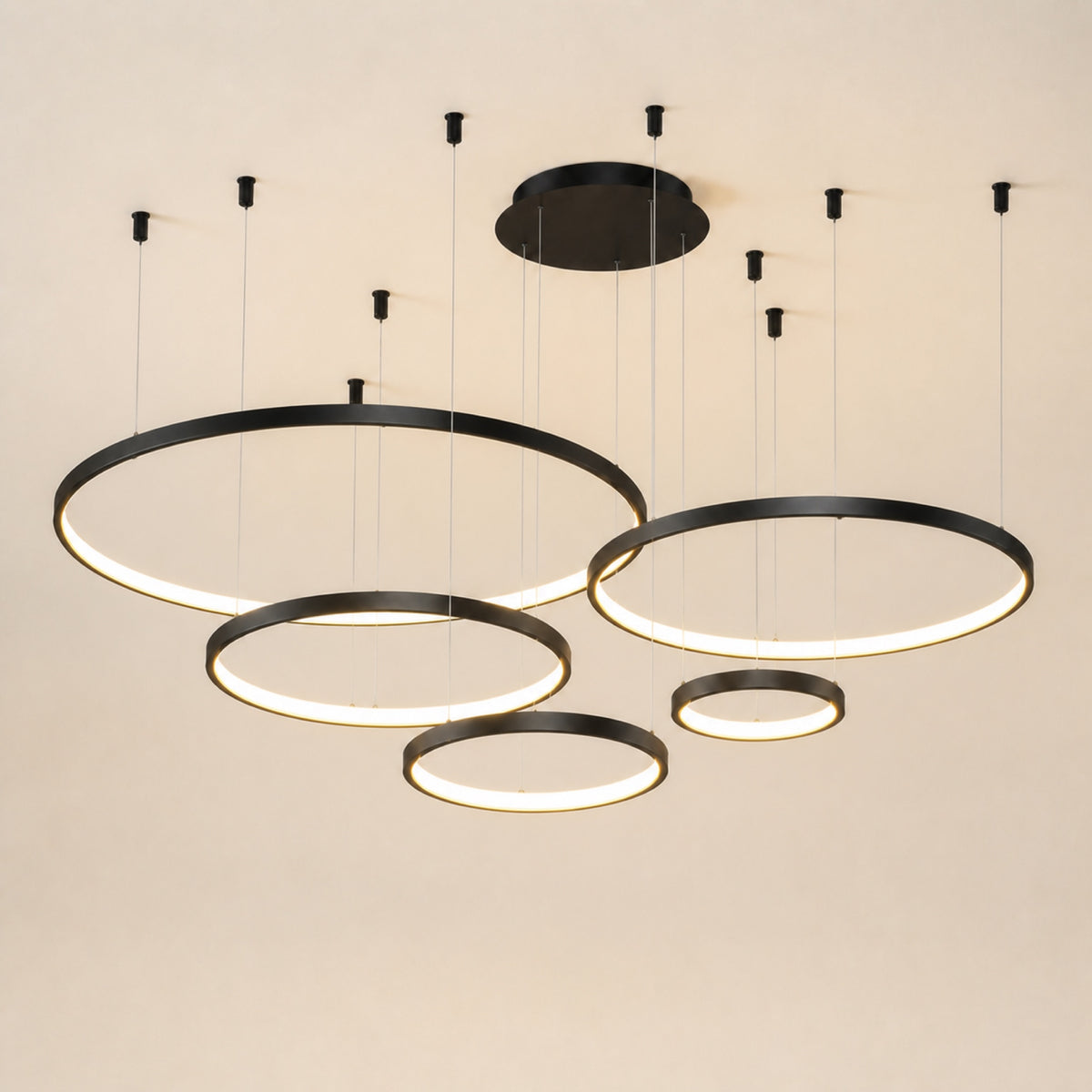 Lustre anneau LED, sur fond neutre