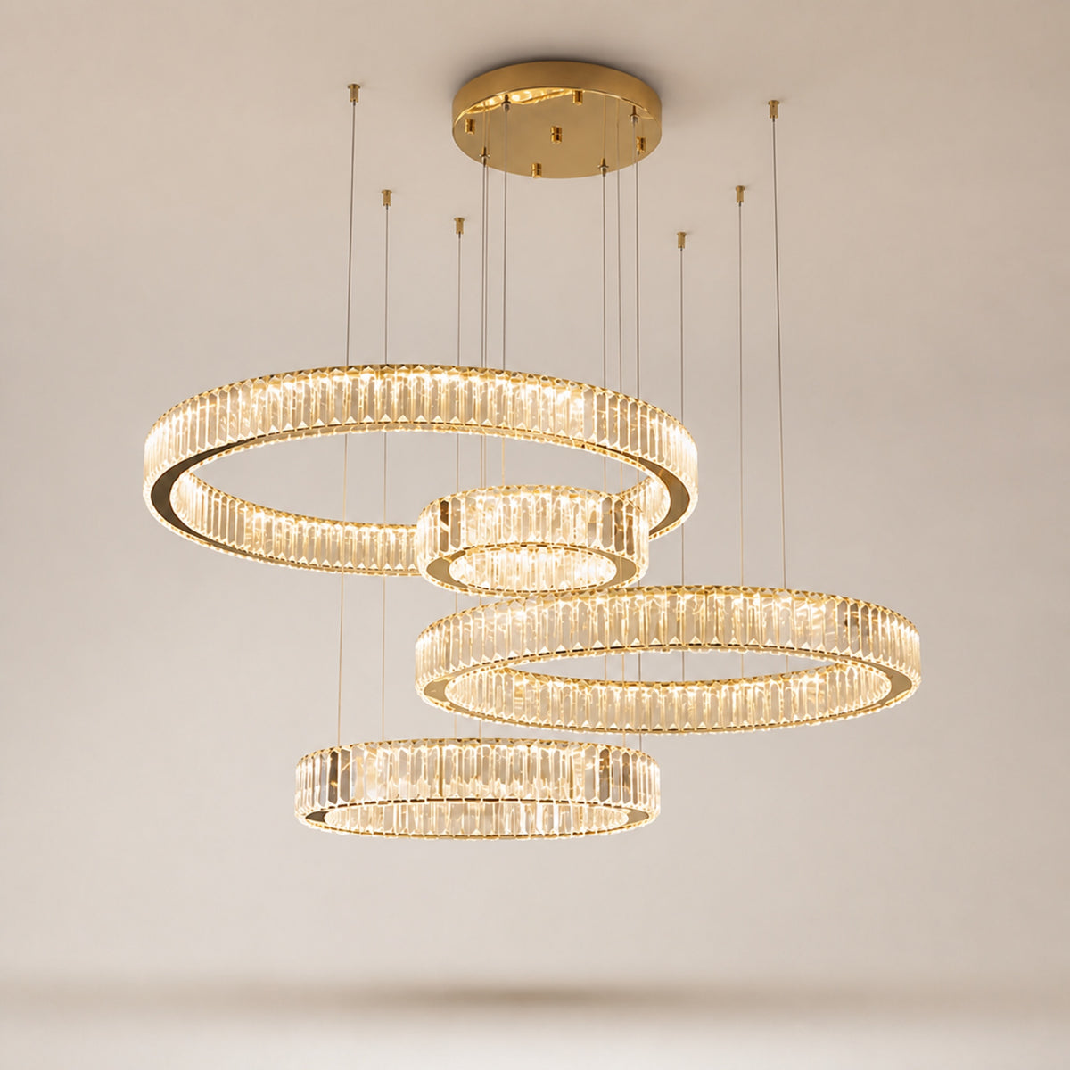 Lustre effet cristal, sur fond neutre
