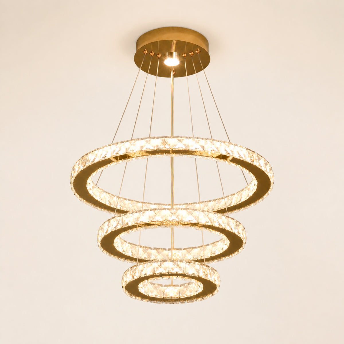Lustre effet cristal, sur fond neutre
