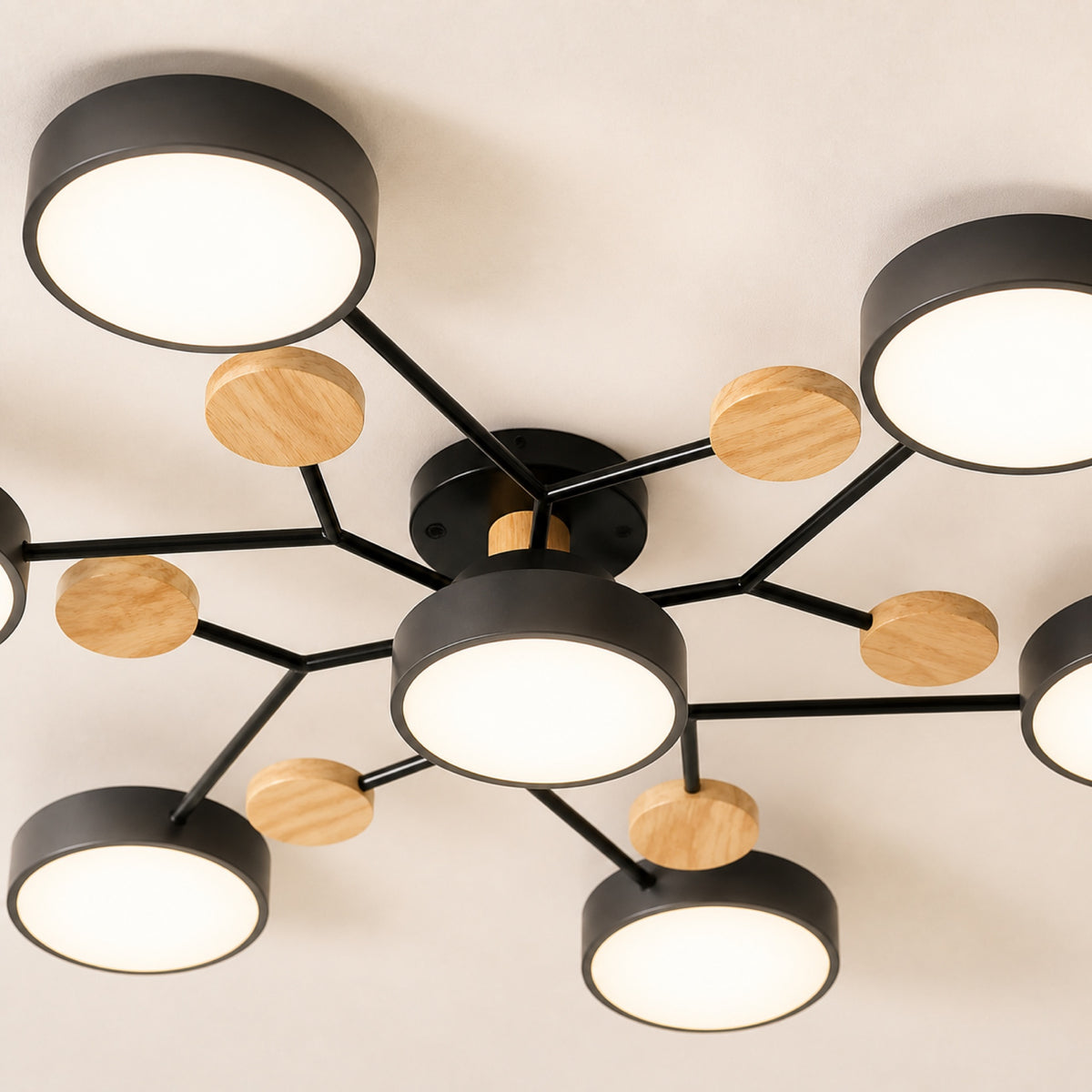 Plafonnier palets LED et bois, autre vue