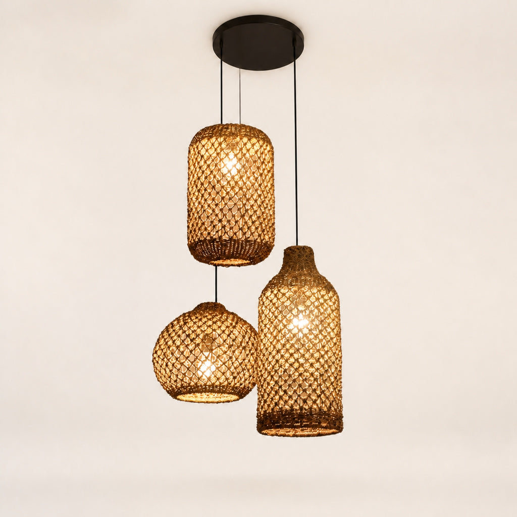 Suspension bambou tissée, sur fond neutre