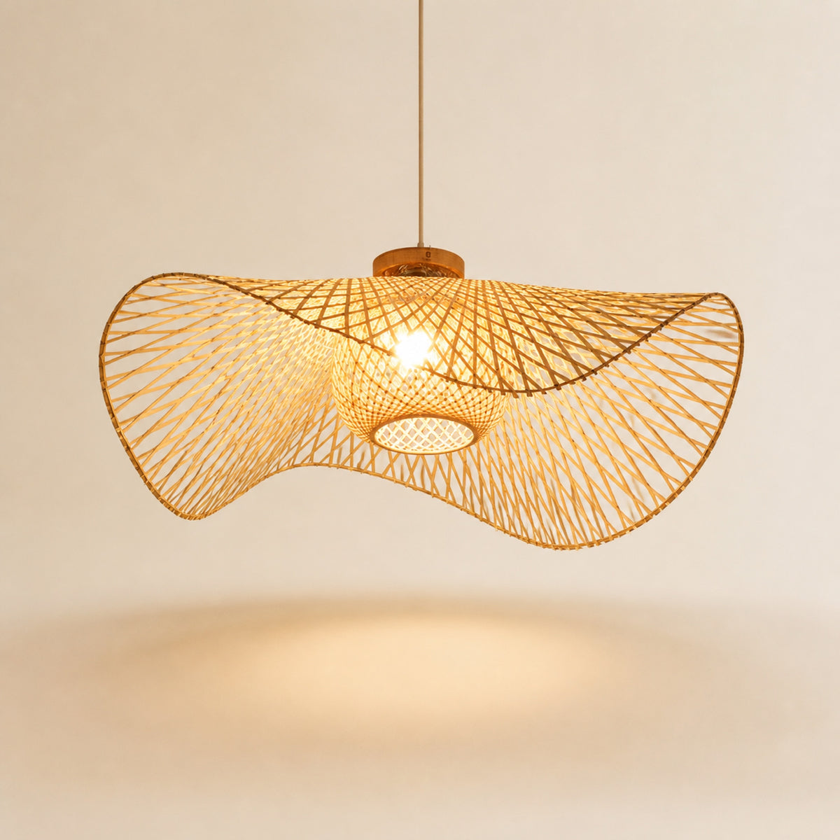 Suspension bambou tissée