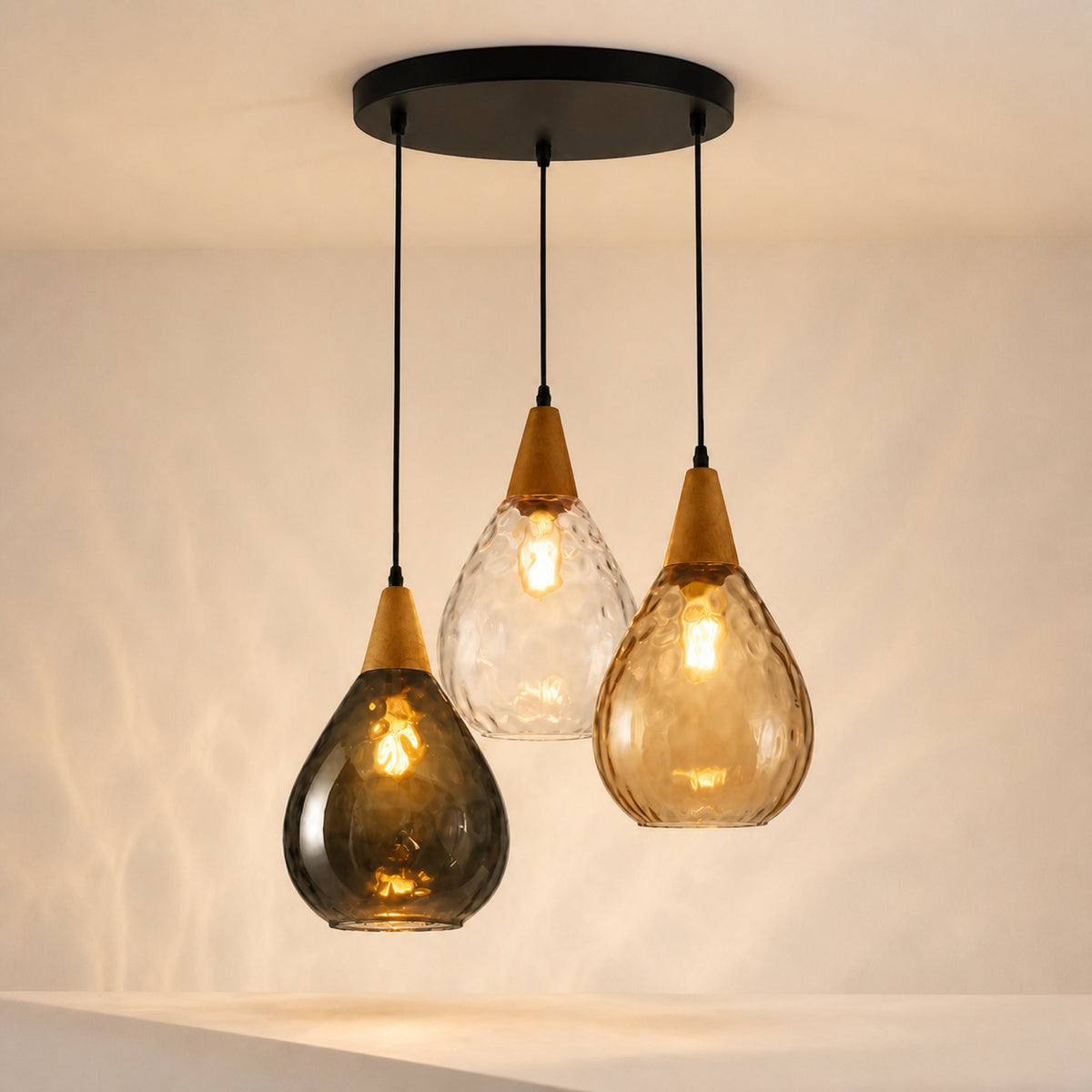 Suspension 3 gouttes de verre, autre cadrage