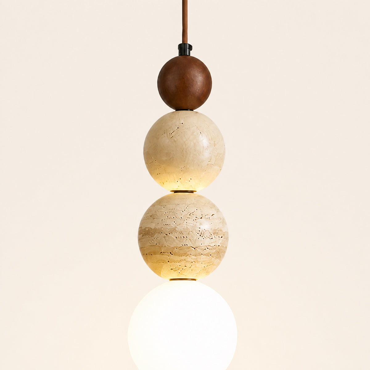 Suspension perles de pierre et bois, autre vue
