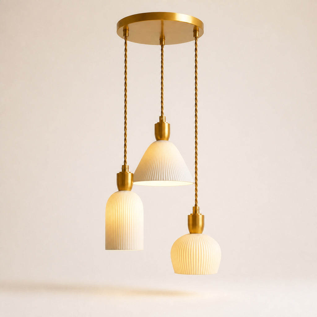 Suspension 3 lumières, sur fond neutre