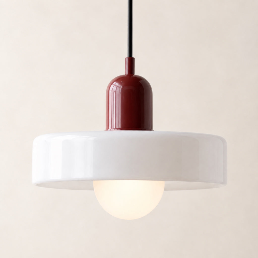 Suspension disque de verre blanc, douille bordeaux, boule opaline