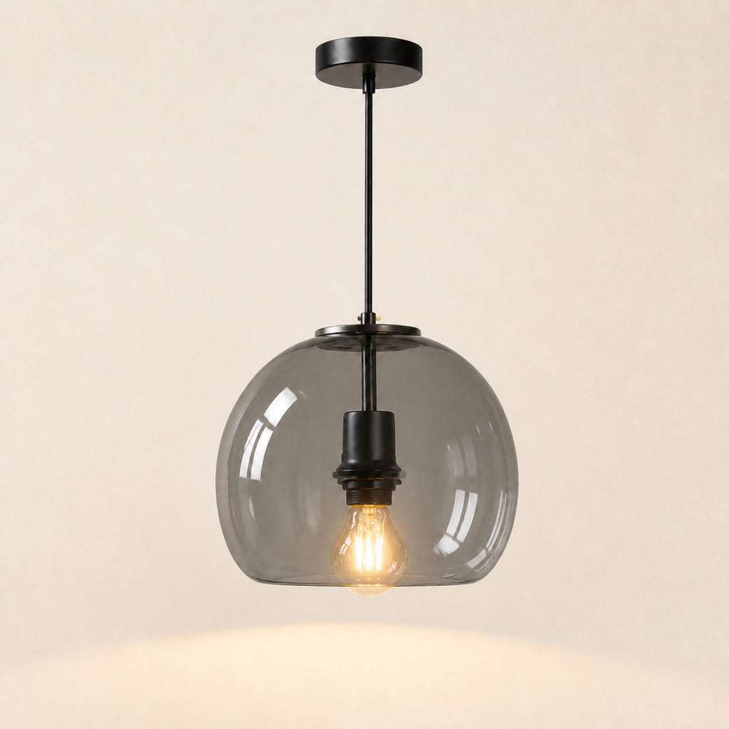 Suspension globe en verre fumé sur tige rigide, gris fumé