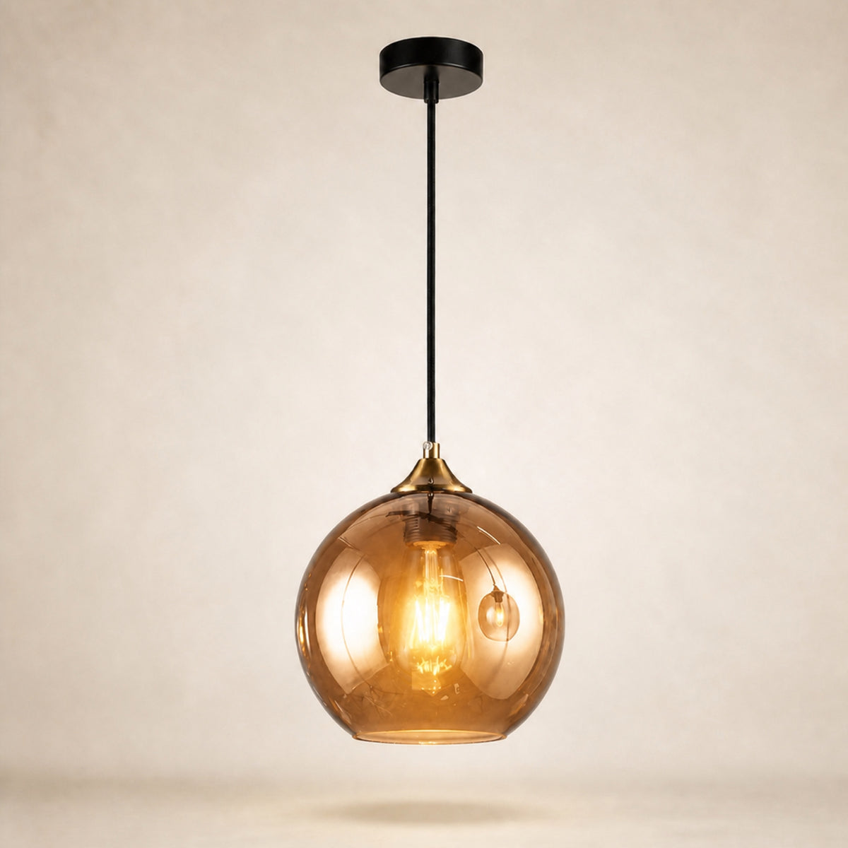 Suspension boule en verre fumé miroir, cognac